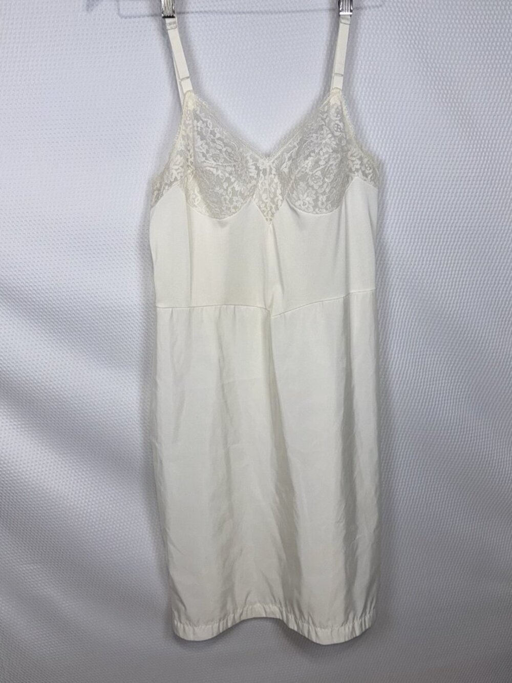 VTG Warners Off White Nylon Slip Lace Top & Adjustable Straps Size 34 A 1960’s